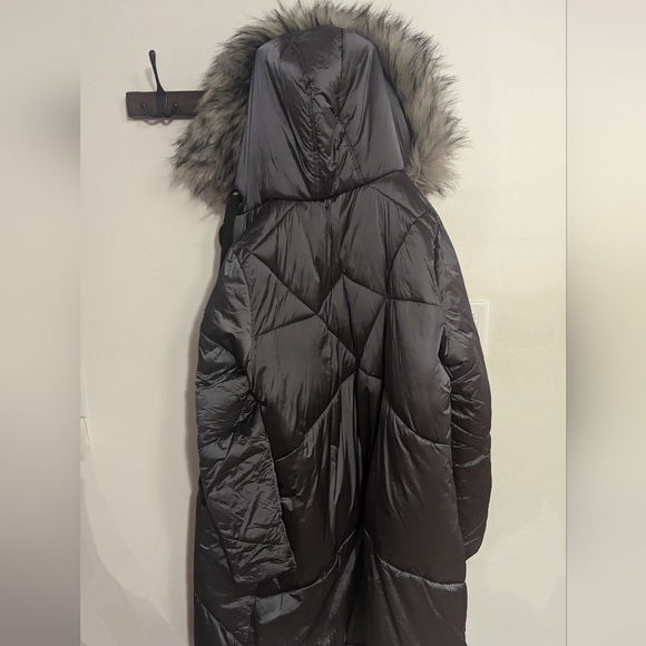 Women's Winter Jacket - Picture 2 of 3